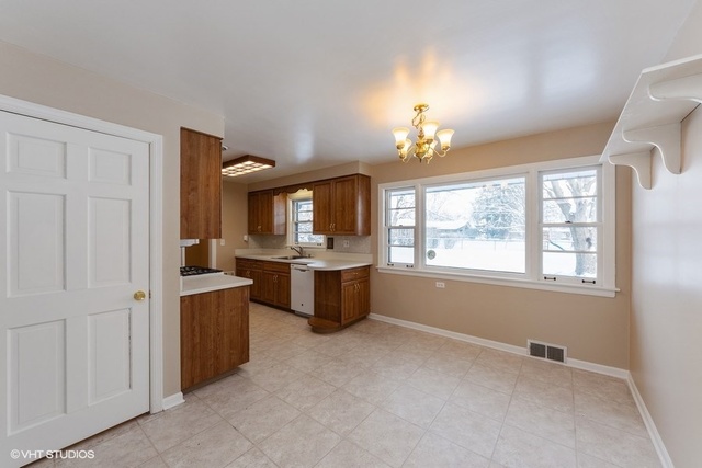 304 East Golf Road Mount Prospect, IL 60056 - Photo 6 of 18