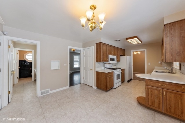 304 East Golf Road Mount Prospect, IL 60056 - Photo 7 of 18