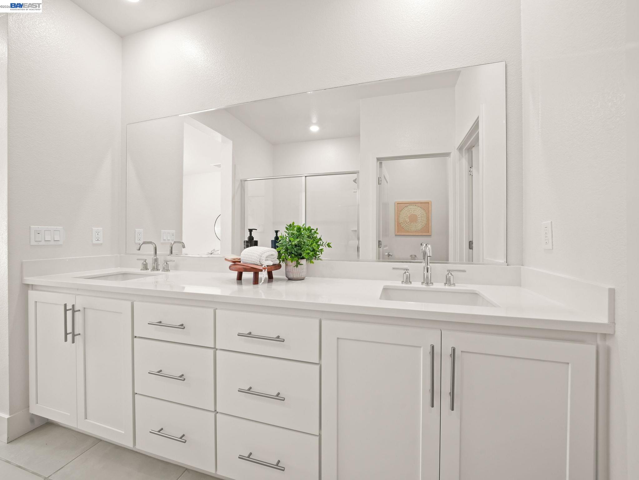 3265 Internet Common, Unit 1000 Fremont, CA 94538 - Photo 15 of 25 Master bathroom