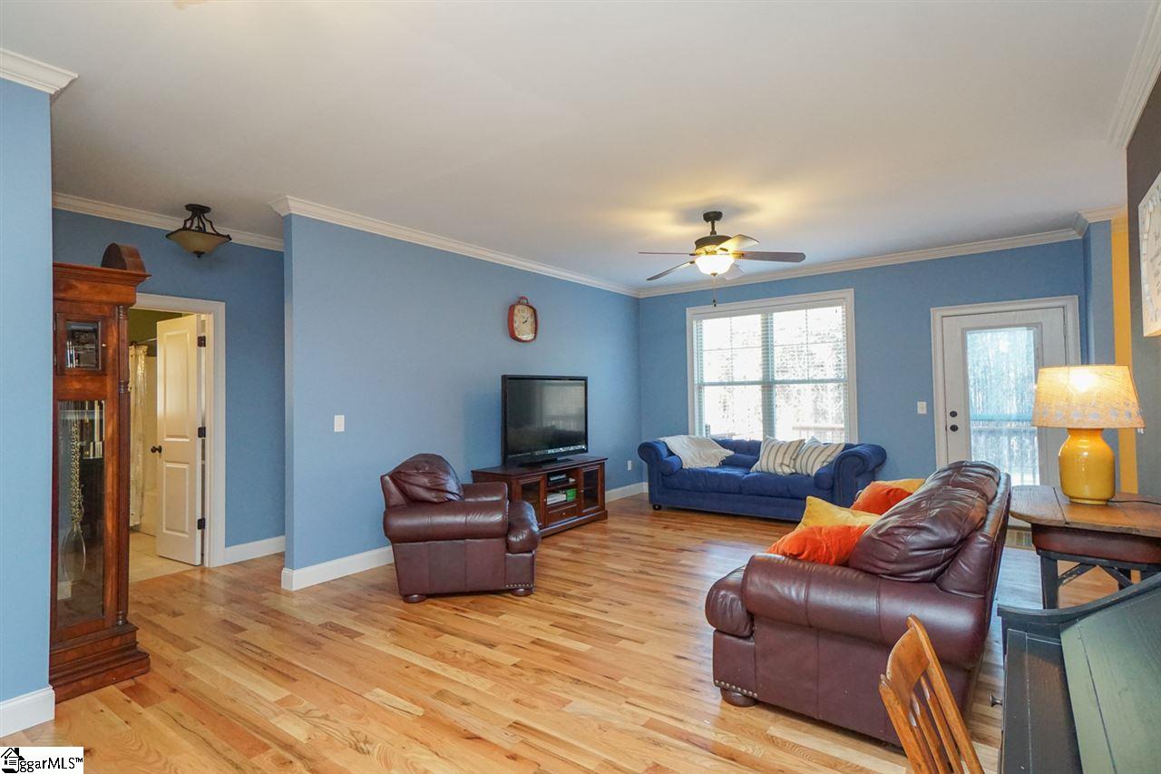 4440 South King Road Greer, SC 29651 - Photo 8 of 25