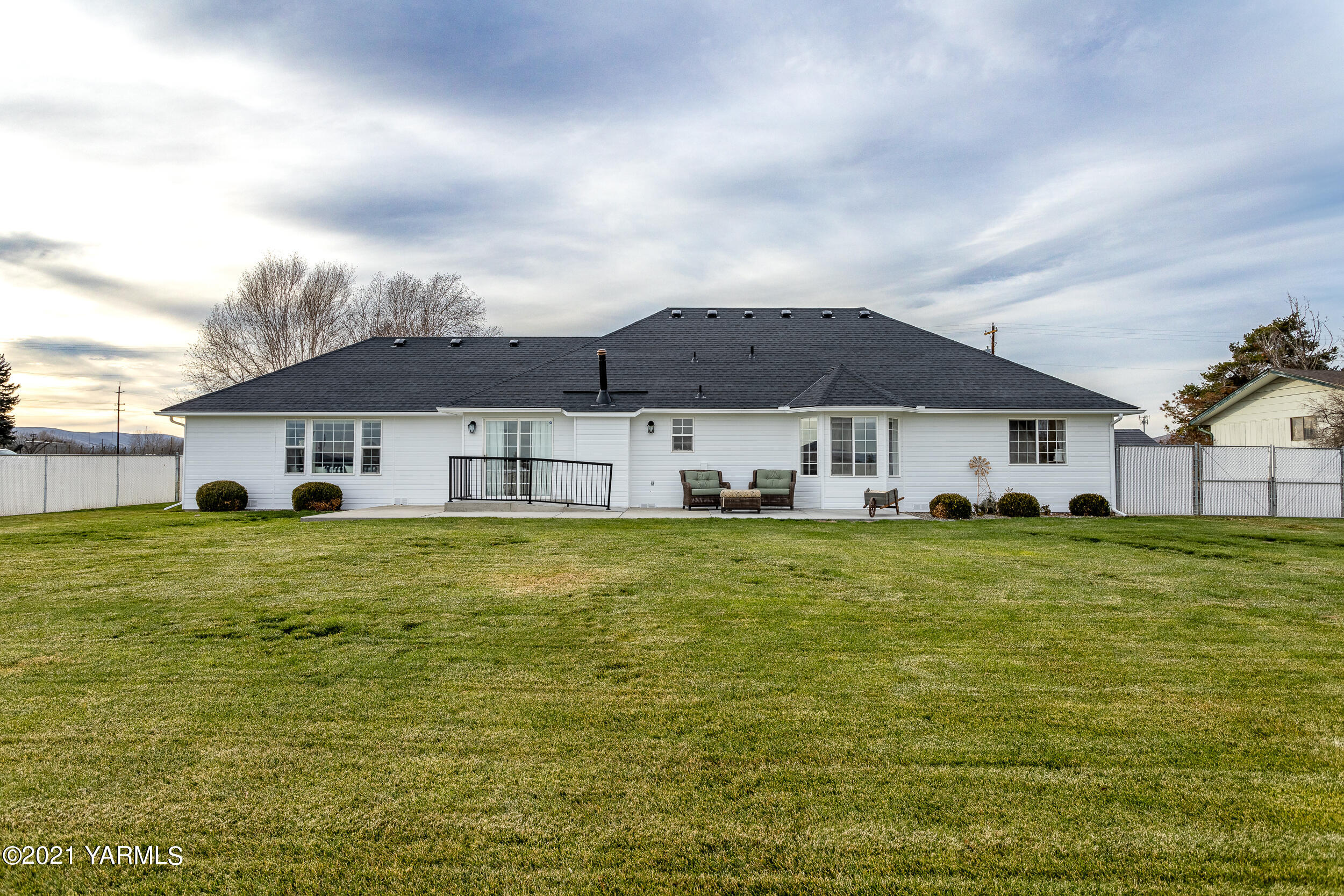 2007 Moore Road Yakima, WA 98908 - Photo 28 of 32 .