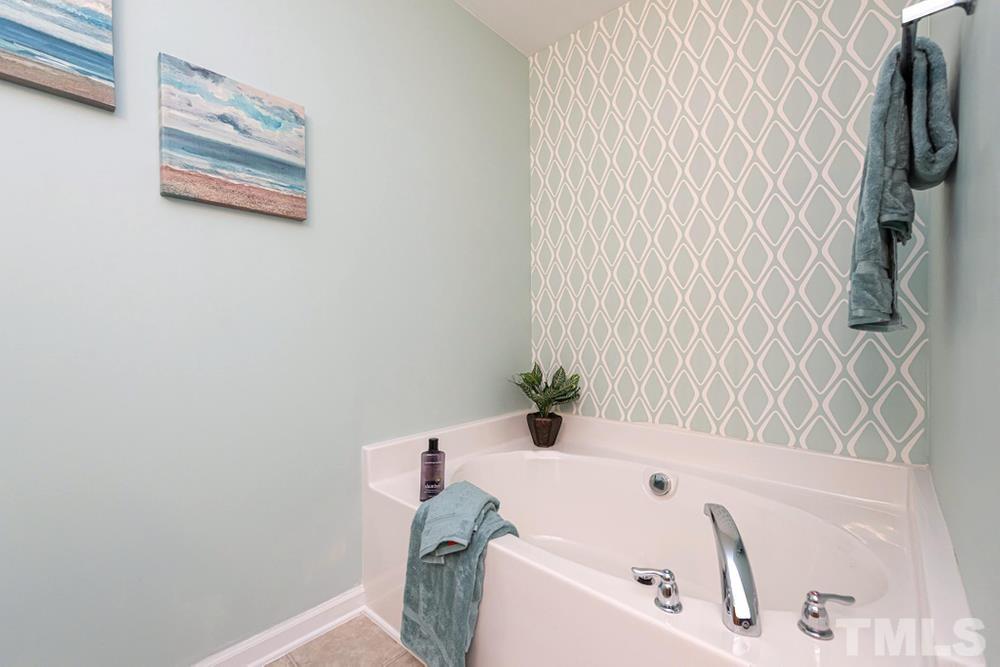 3519 Oneonta Avenue Raleigh, NC 27604 - Photo 17 of 30 Separate garden tub perfect for soaking after a long day.