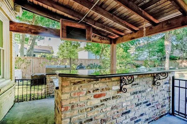 $409,000 | 755 19th Street, Beaumont, TX 77706