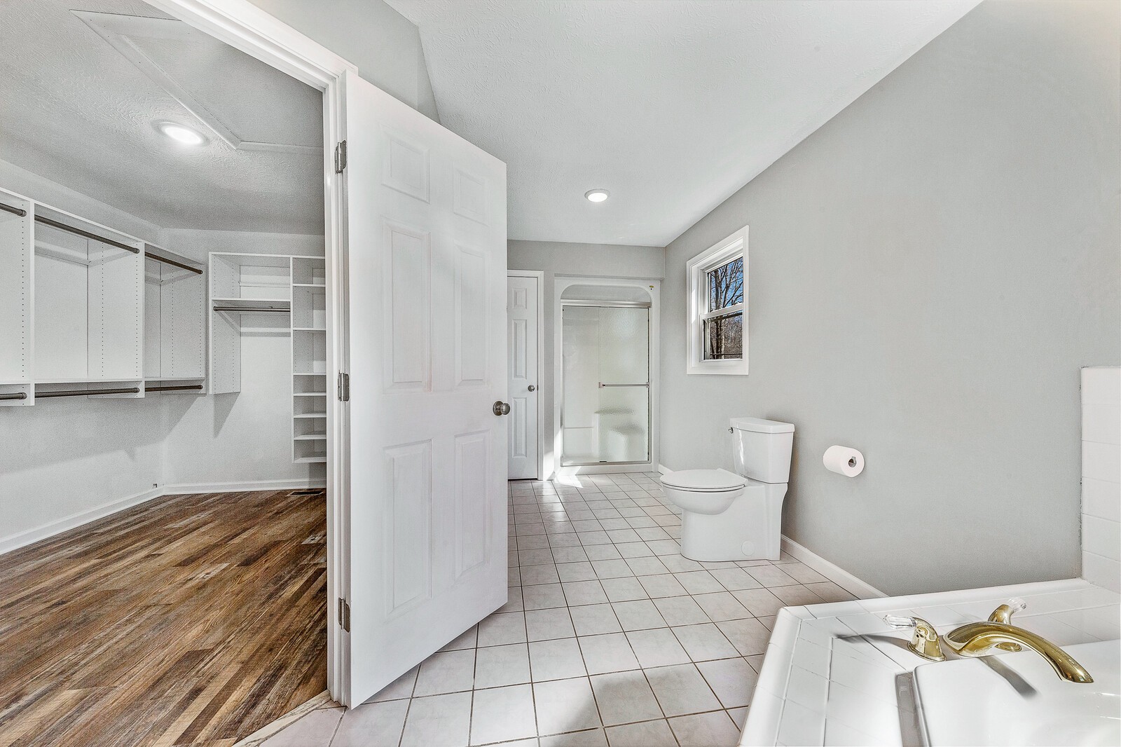 118 Rollins Road Sparta, TN 38583 - Photo 27 of 33 a bathroom with a sink and a toilet