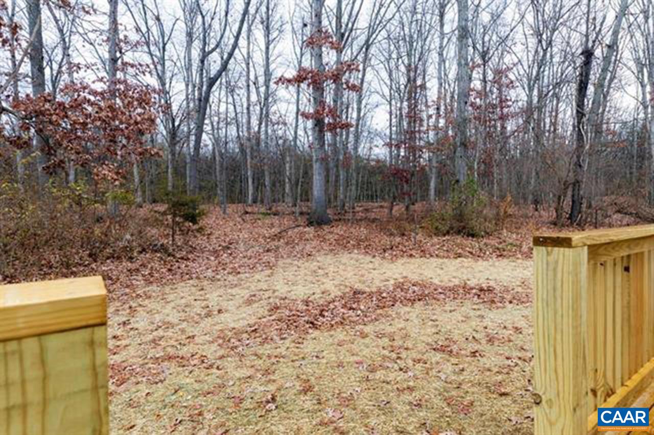 1015 Gardner Street Waynesboro, VA 22980 - Photo 4 of 35