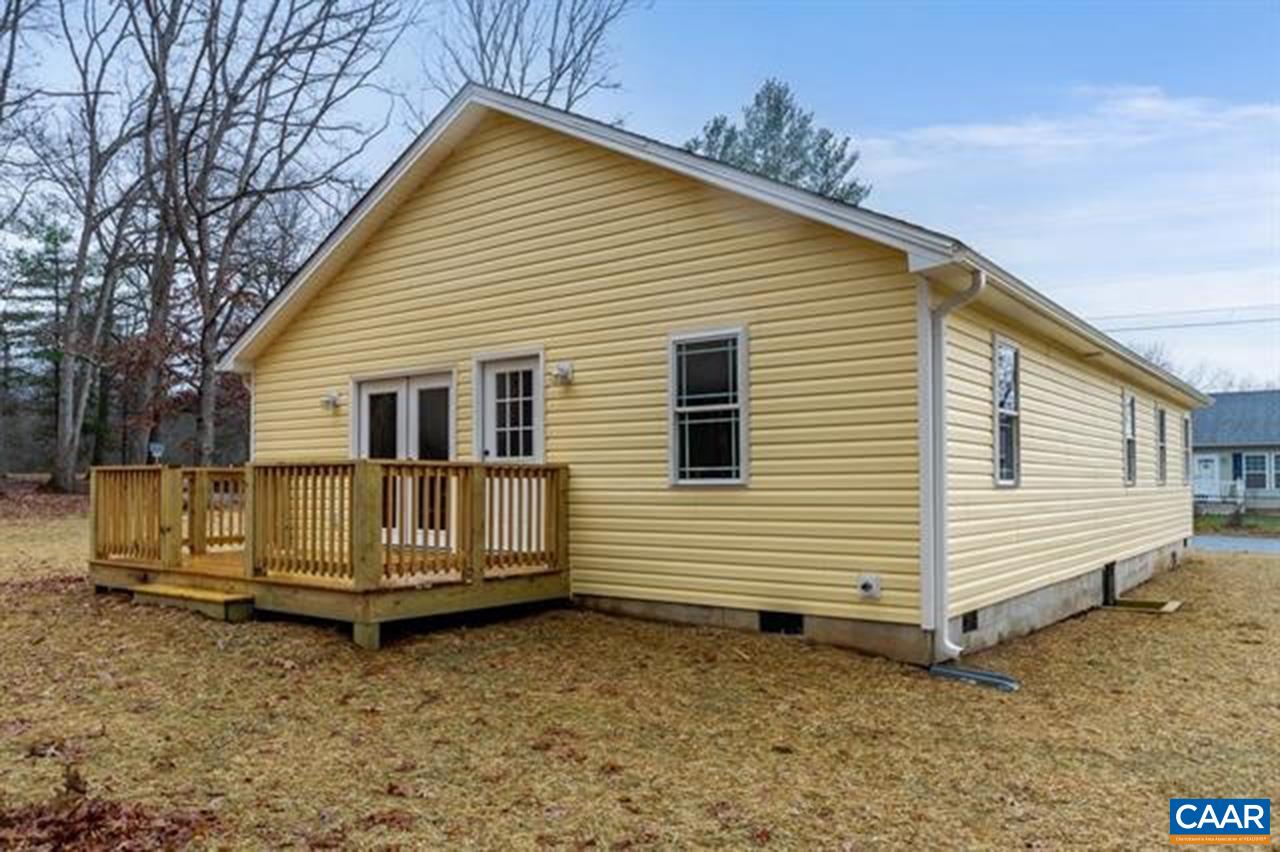 1015 Gardner Street Waynesboro, VA 22980 - Photo 8 of 35