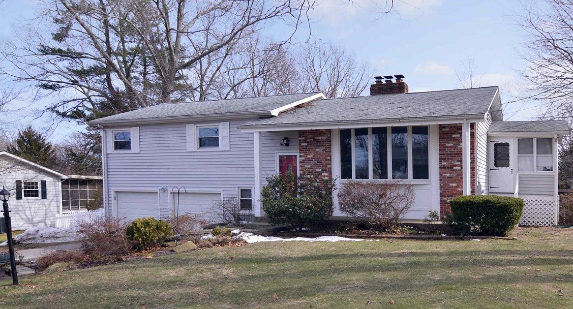 7 Appletown Road Smithfield, RI 02828 - Photo 1 of 30 Gallery Image 1