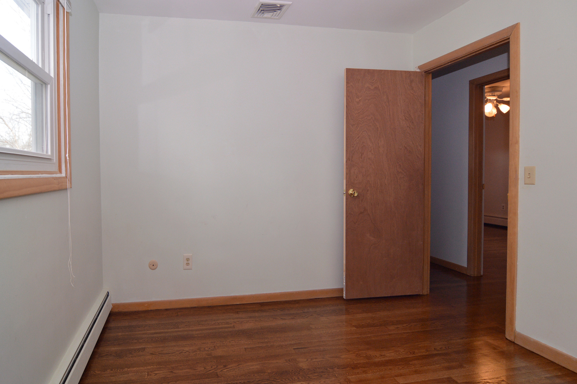 7 Appletown Road Smithfield, RI 02828 - Photo 17 of 30 Gallery Image 17