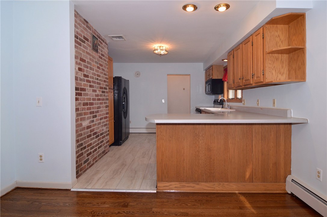 7 Appletown Road Smithfield, RI 02828 - Photo 6 of 30 Gallery Image 6
