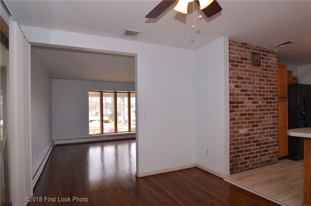 7 Appletown Road Smithfield, RI 02828 - Photo 8 of 30 Gallery Image 8