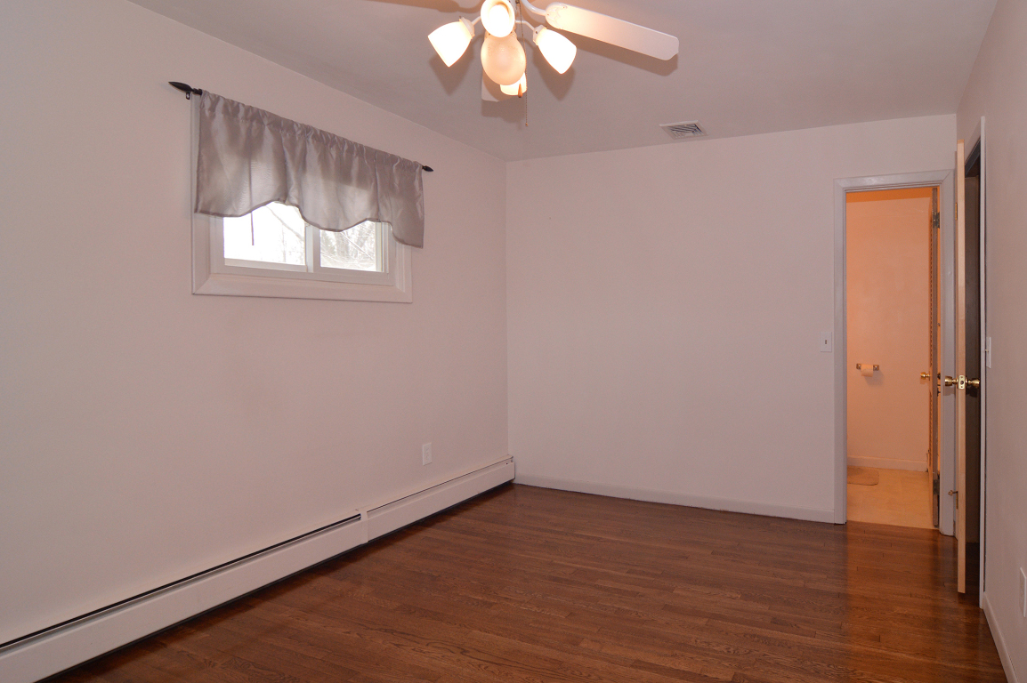 7 Appletown Road Smithfield, RI 02828 - Photo 9 of 30 Gallery Image 9