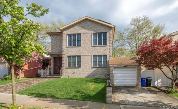 $2,200,000 | 248-14 Van Zandt Avenue | Little Neck