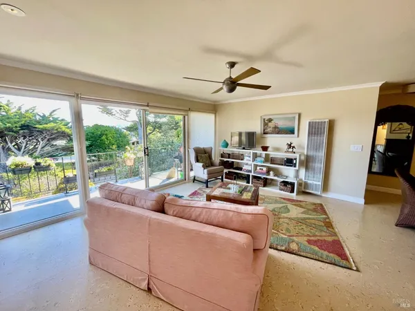 $3,250 | 370 Eden Roc Drive, Sausalito, CA 94965