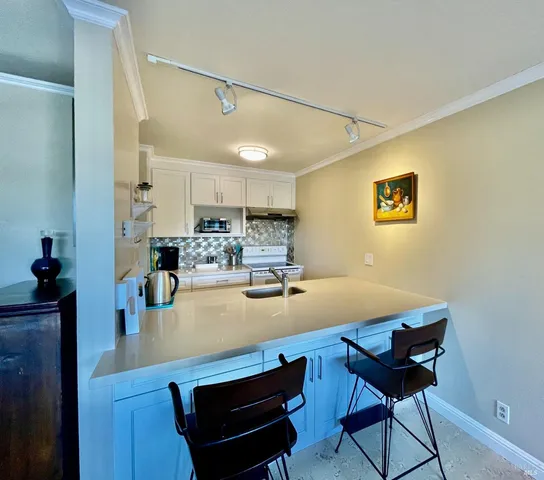 $3,250 | 370 Eden Roc Drive, Sausalito, CA 94965