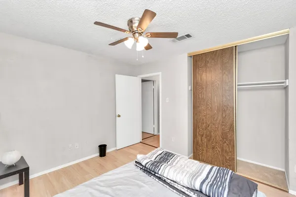 $1,600 | 5837 West Sunforest Drive, Houston, TX 77092