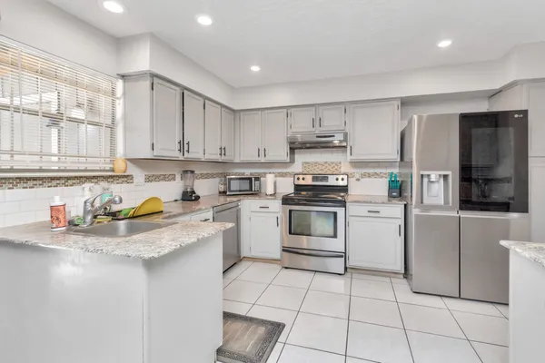 $1,600 | 5837 West Sunforest Drive, Houston, TX 77092