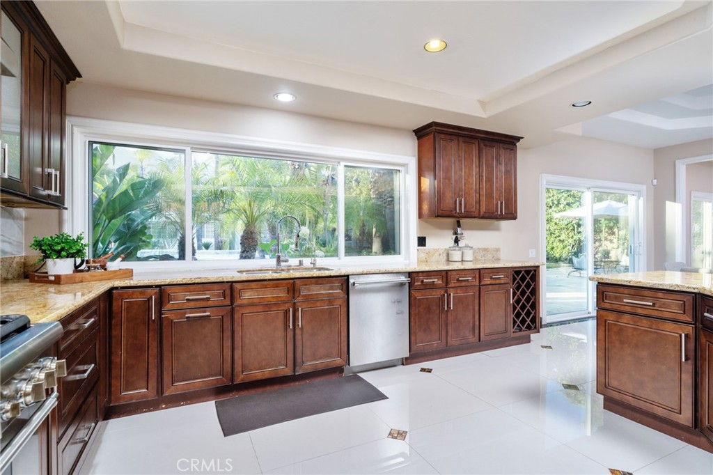 275 East 24th Street Upland, CA 91784 - Photo 18 of 74