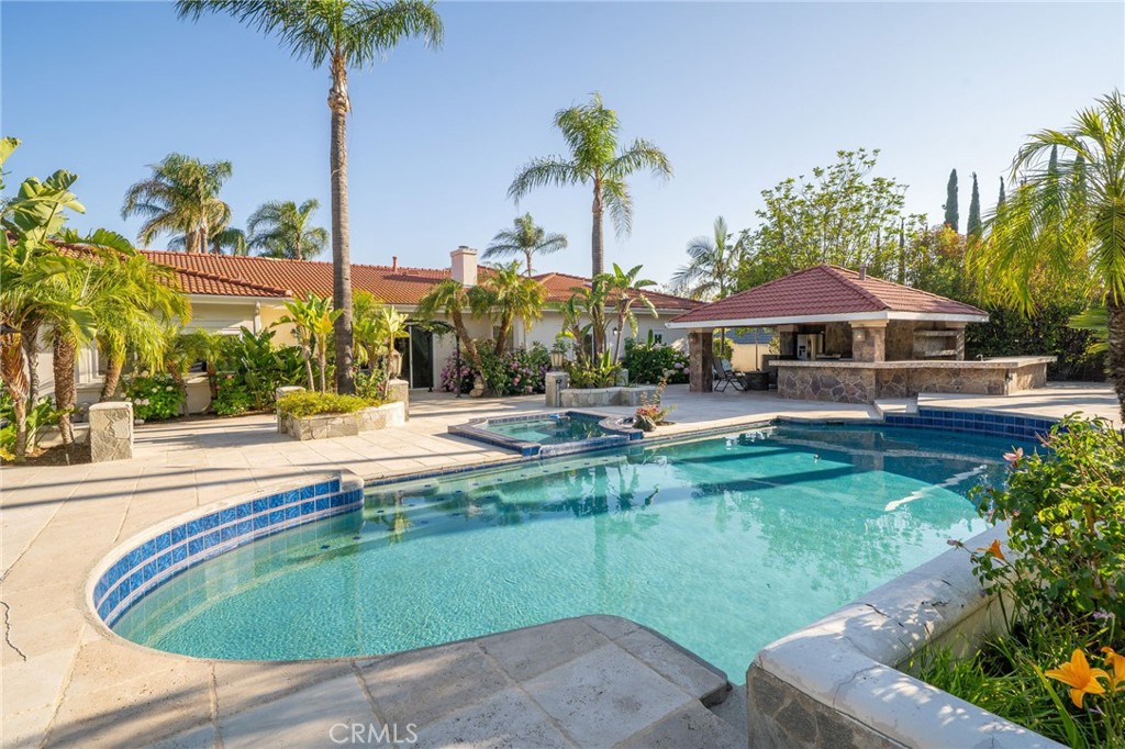 275 East 24th Street Upland, CA 91784 - Photo 4 of 74