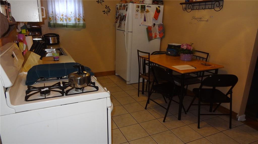 413 Miller Street McKees Rocks, PA 15136 - Photo 3 of 13