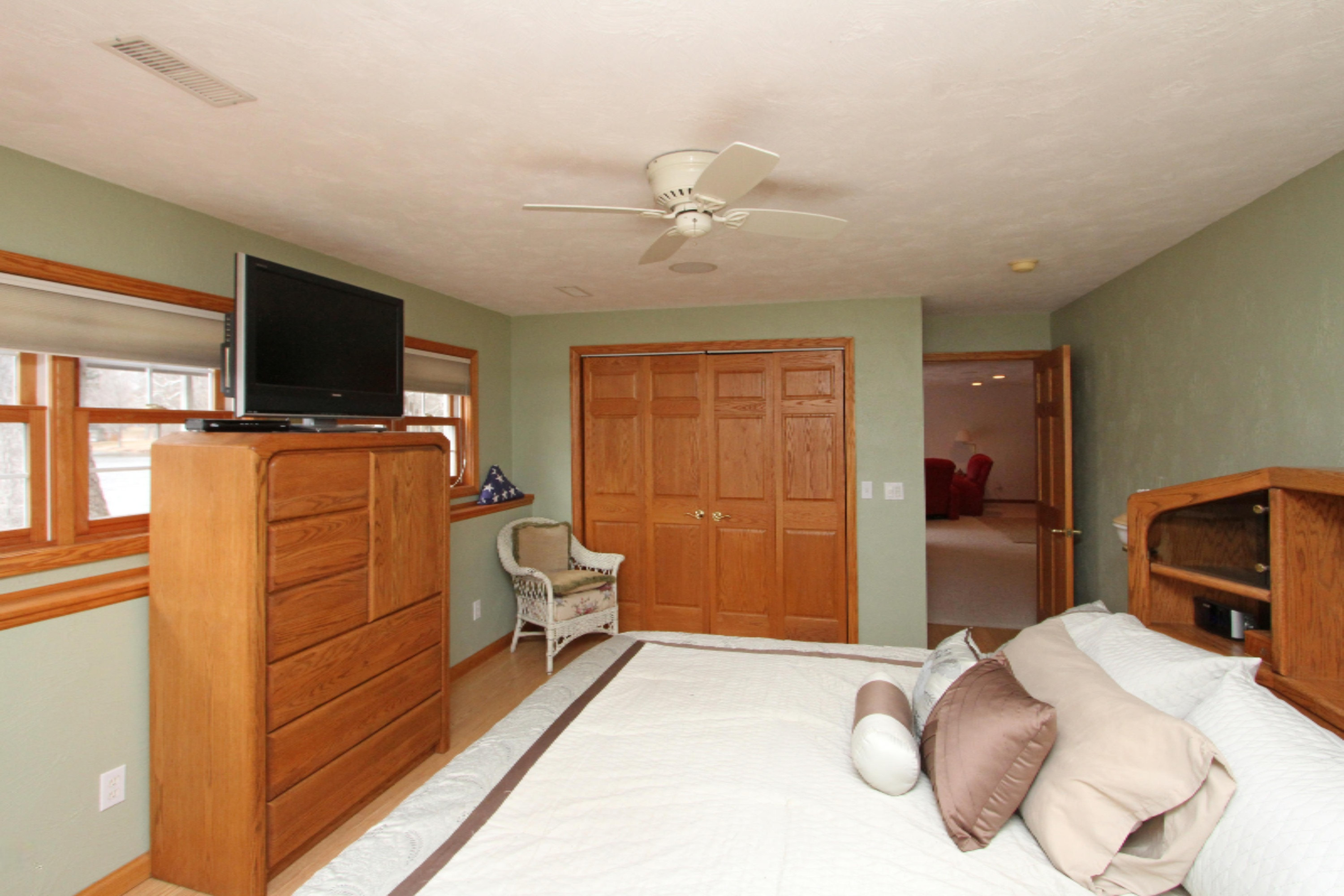 12534 Anson Point Plainwell, MI 49080 - Photo 19 of 33 IMG_3020