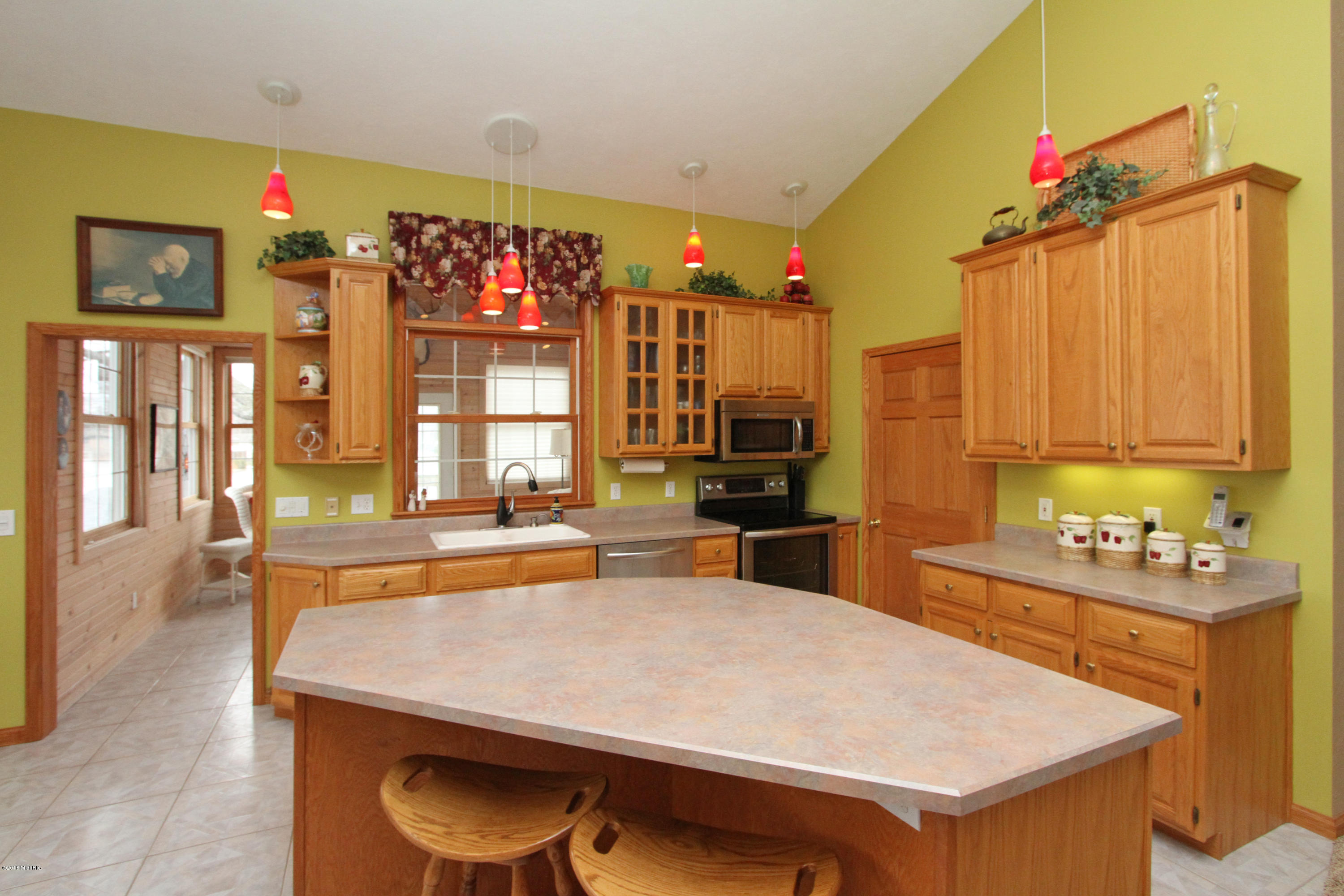 12534 Anson Point Plainwell, MI 49080 - Photo 6 of 33 IMG_2865
