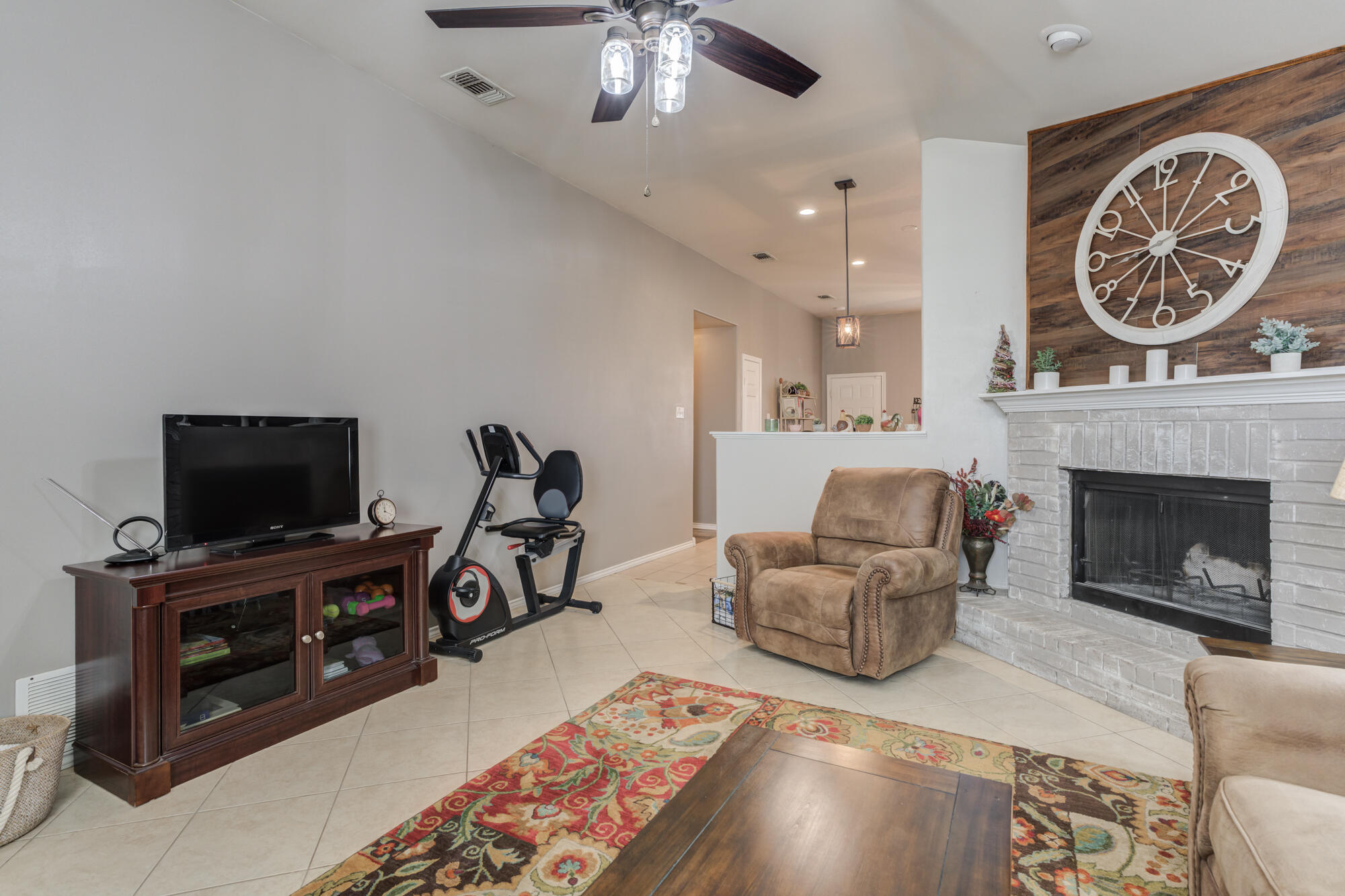 6612 37th Street Lubbock, TX 79407 - Photo 11 of 36 6612-37th-St_Lubbock-TX_4_Living-Room