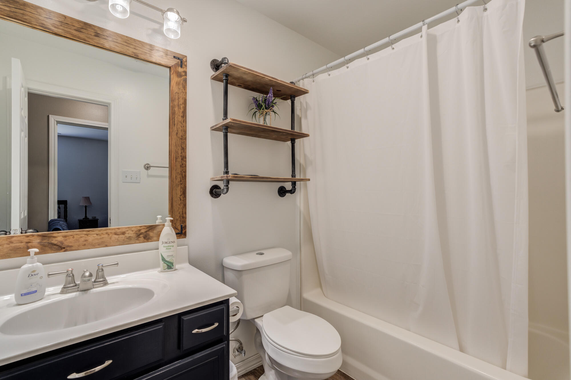 6612 37th Street Lubbock, TX 79407 - Photo 31 of 36 6612-37th-St_Lubbock-TX_22_Bathroom-2