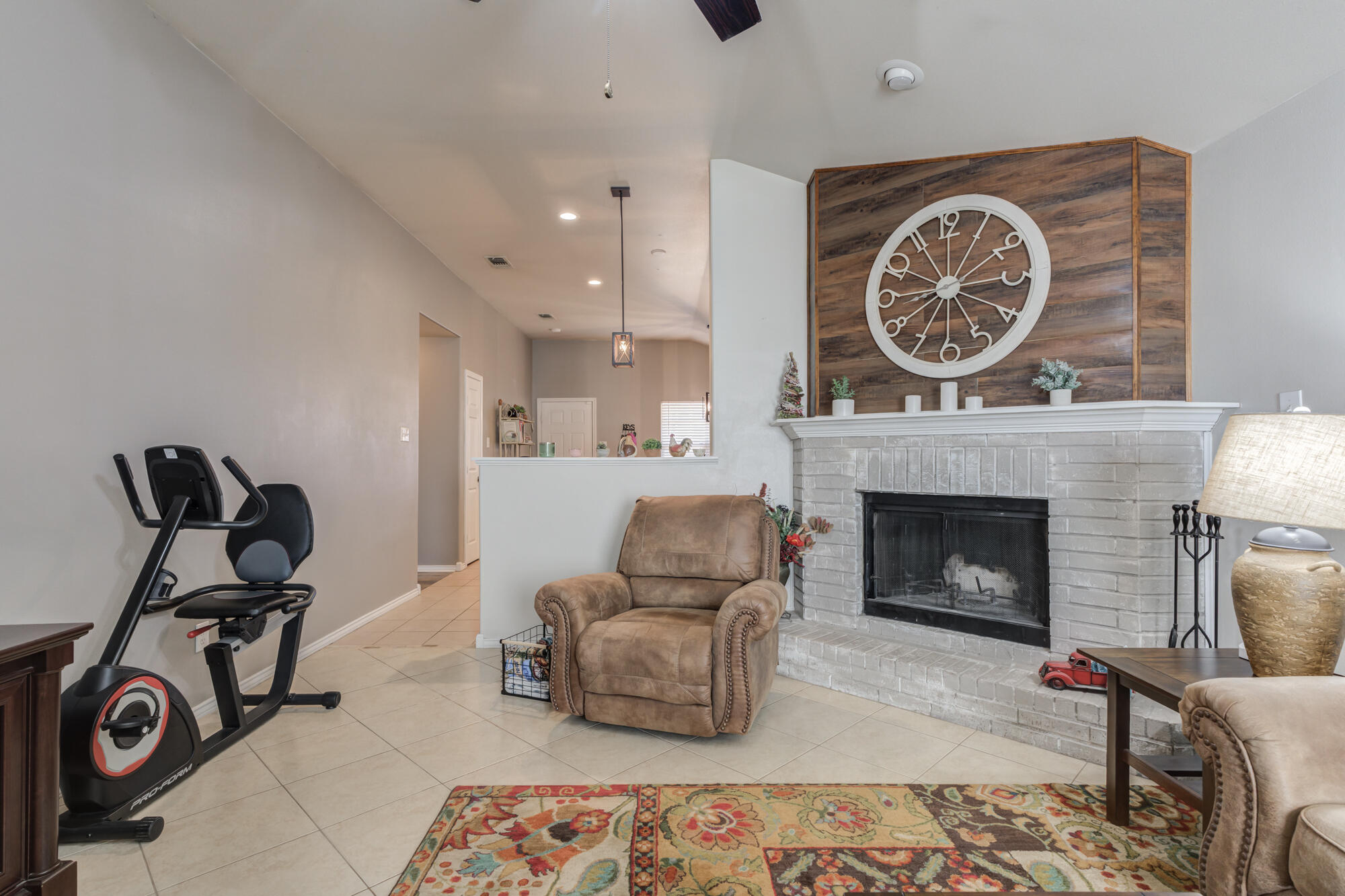 6612 37th Street Lubbock, TX 79407 - Photo 10 of 36 6612-37th-St_Lubbock-TX_3_Living-Room
