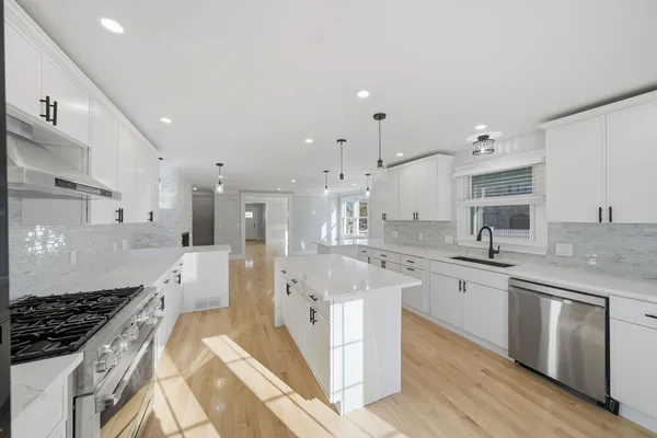 $1,135,000 | 442 High Street, Dedham, MA 02026