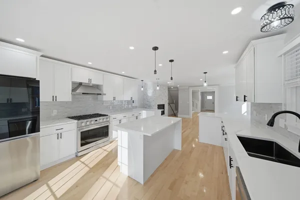 $1,135,000 | 442 High Street, Dedham, MA 02026