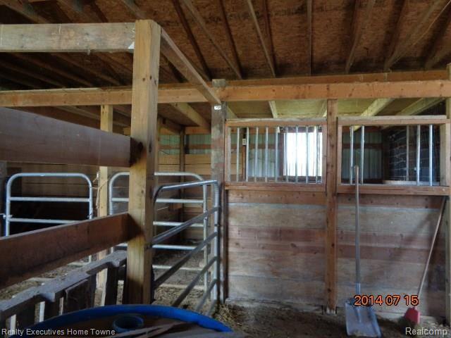 8233 Oatman Road Avoca, MI 48006 - Photo 11 of 34 Picture 053.jpg