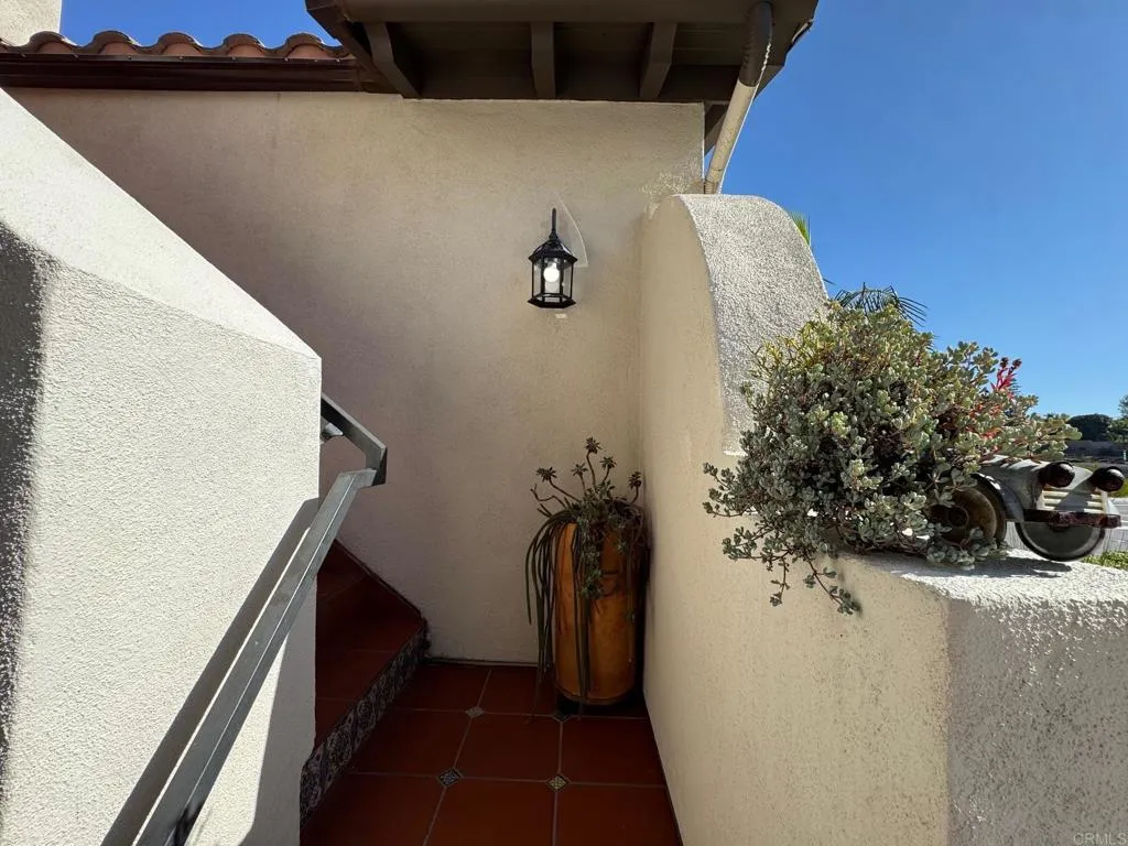 653 Beach Street, Unit A Encinitas, CA 92024 - Photo 7 of 20