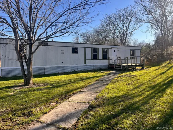 $1,850 | 373 Bruyn Turnpike, Wallkill, NY 12589