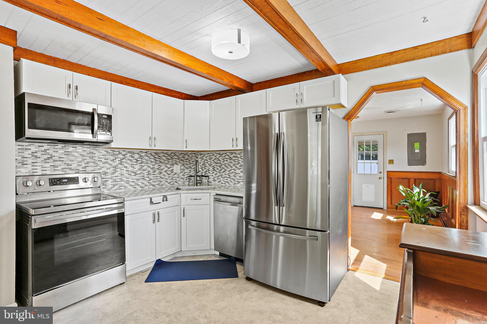 6 Honeycomb Road Middle River, MD 21220 - Photo 9 of 39 Gourmet Kitchen w/Stainless Steel Appliances