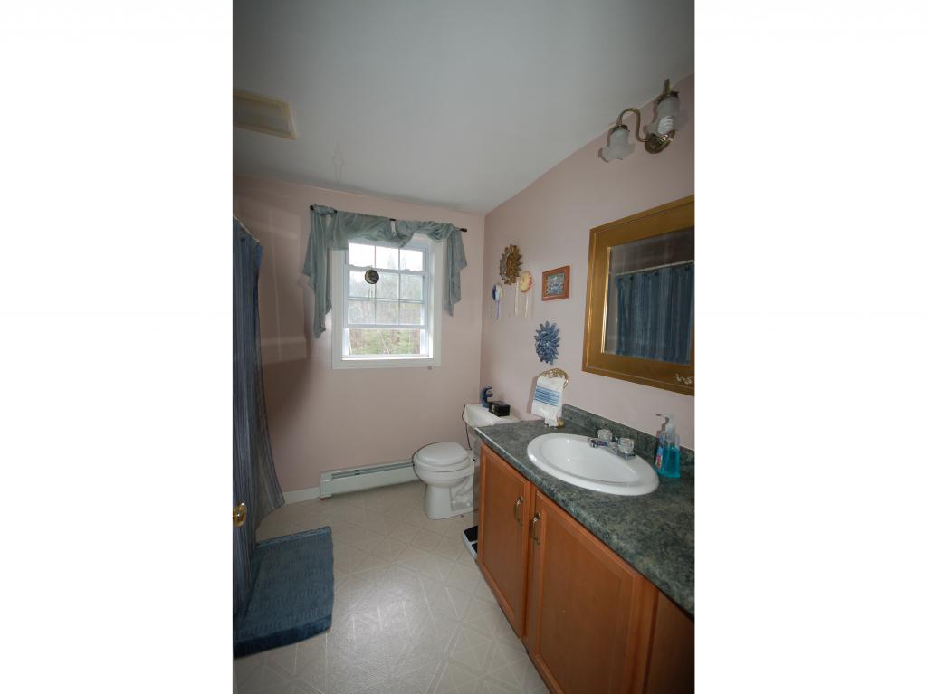 9 Dugway Road Newton, NH 03858 - Photo 14 of 28