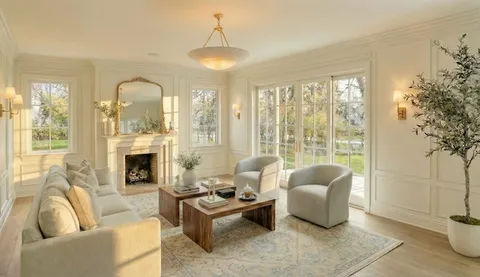 $2,850,000 | 1900 East Lake Avenue, Glenview, IL 60025