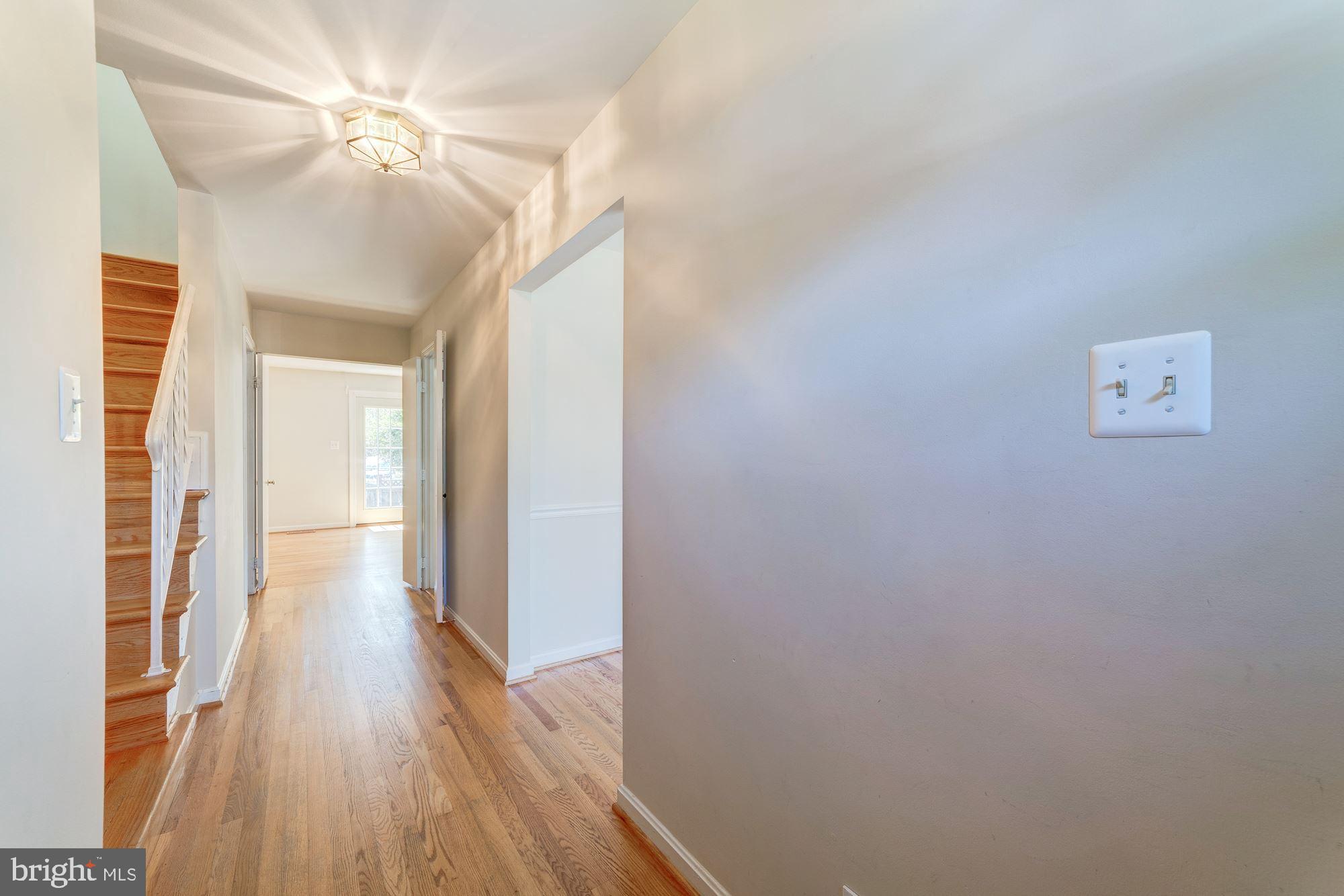1567 Dunterry Place McLean, VA 22101 - Photo 5 of 35 Main level hardwoods