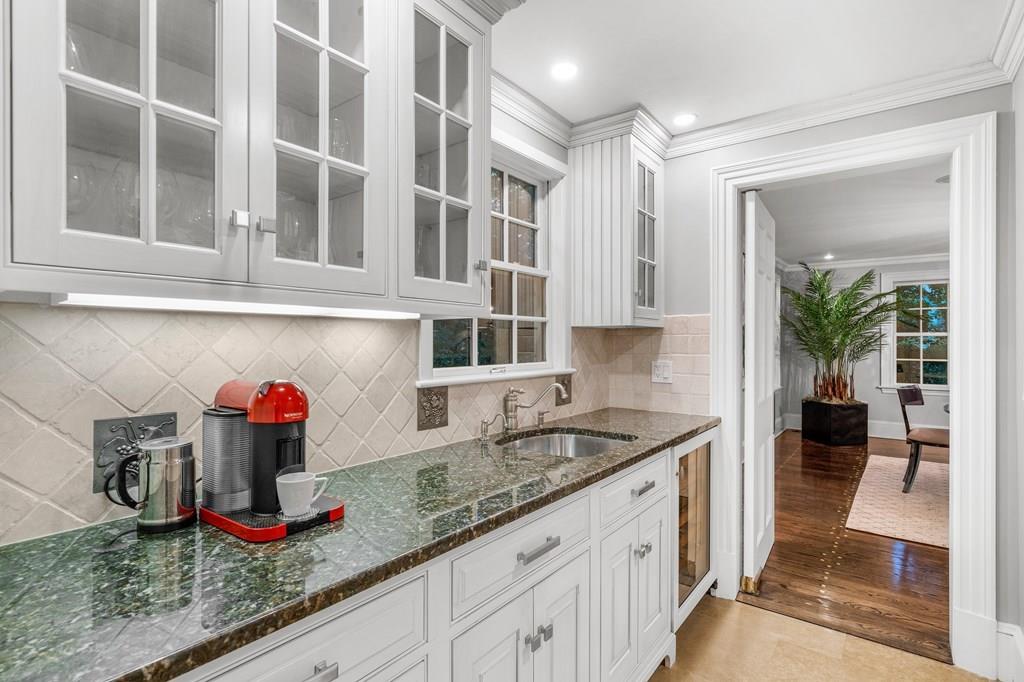 45 Hilltop Road Weston, MA 02493 - Photo 10 of 42