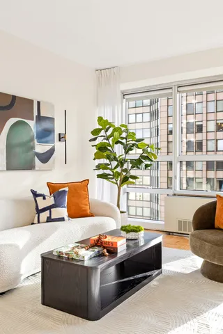 $1,150,000 | 146 West 57th Street, Unit 44F | Theater District