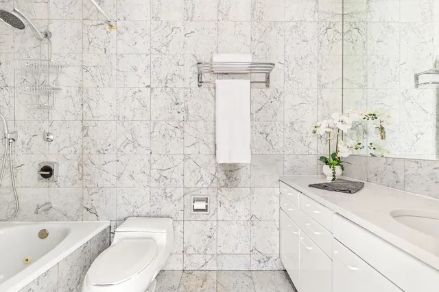 $1,150,000 | 146 West 57th Street, Unit 44F | Theater District