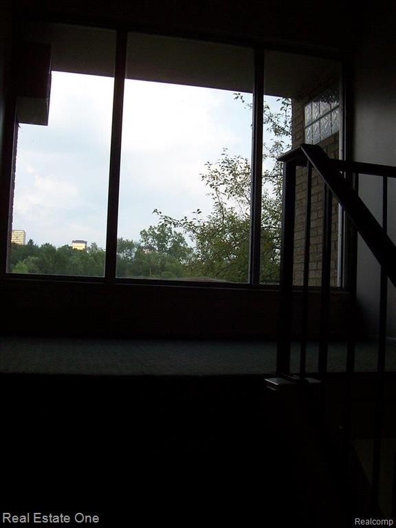 25665 Lahser Road, Unit 4 Southfield, MI 48033 - Photo 4 of 18