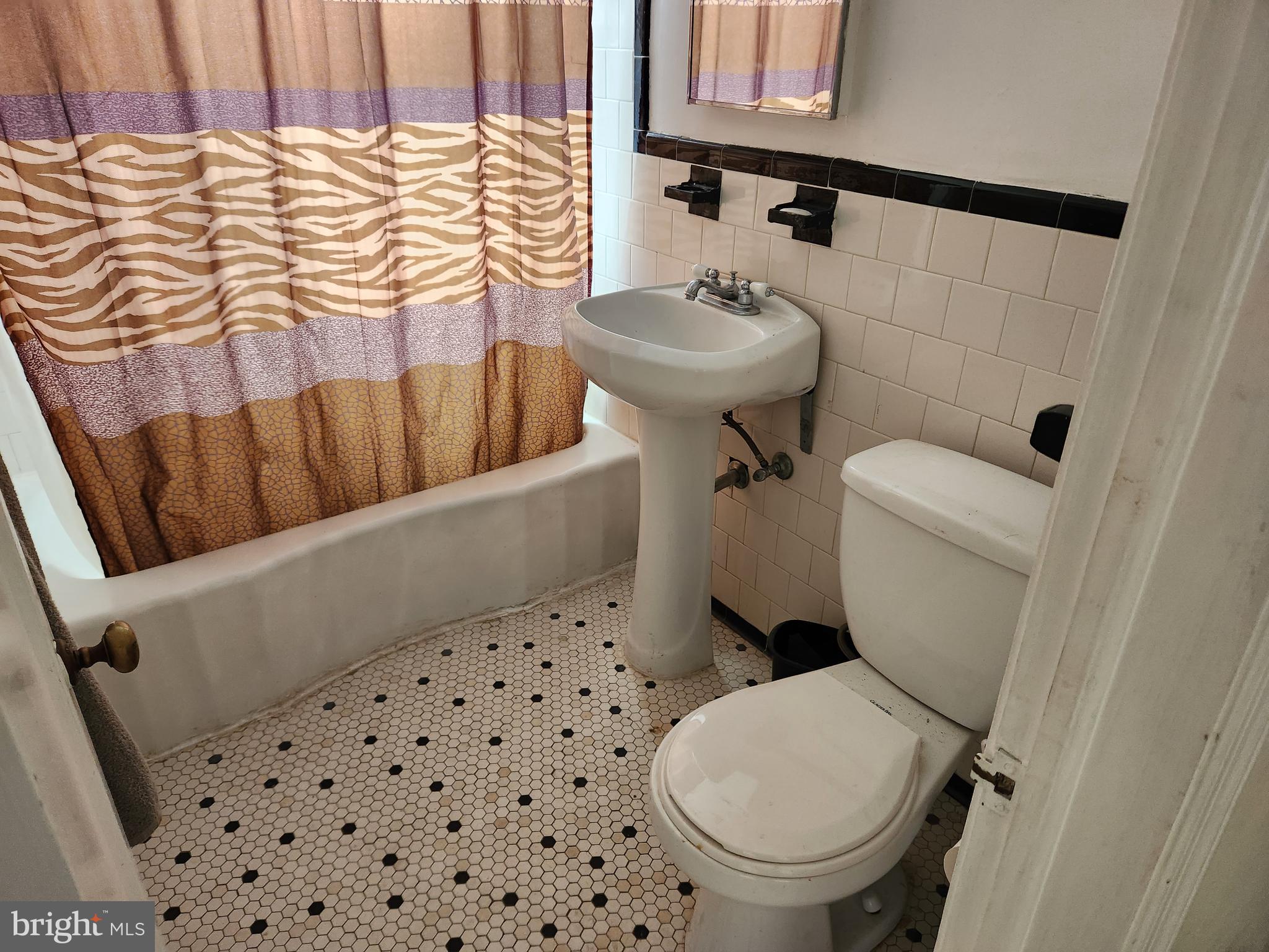 1806 Deveron Road Towson, MD 21286 - Photo 5 of 7