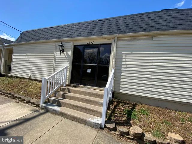 $1,295 | 1311 Seacobeck Street, Fredericksburg, VA 22401