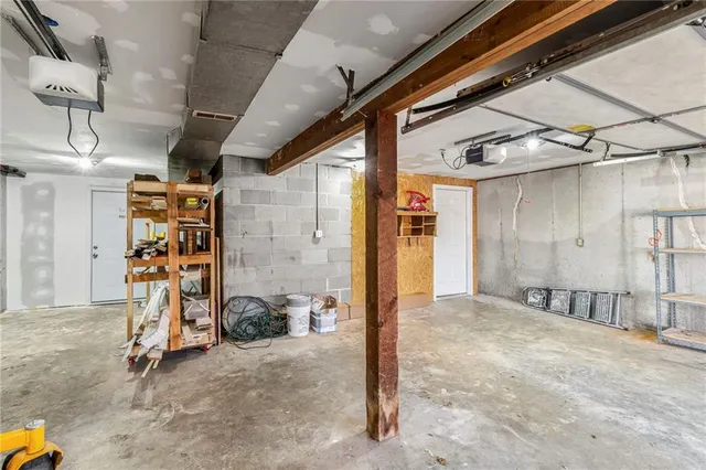 $445,000 | 17102 Barr Avenue, Holt, MO 64048