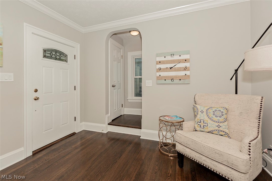 1360 Dill Road Cleveland, OH 44121 - Photo 6 of 31