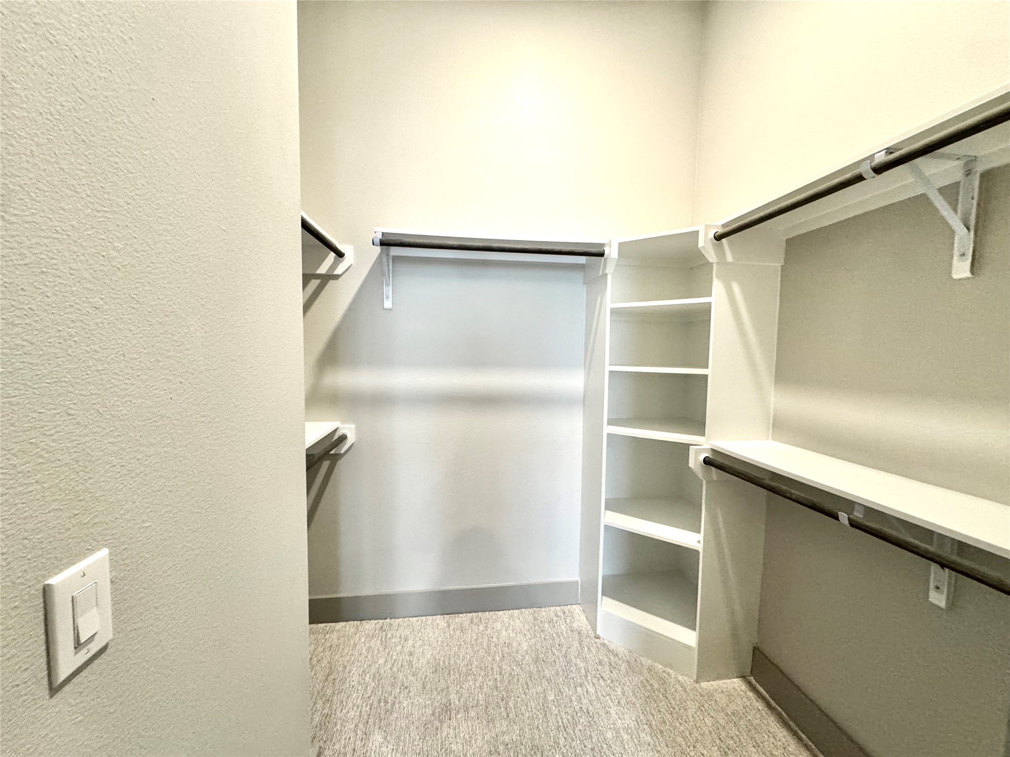401 West 25th Street, Unit 2125 Houston, TX 77008 - Photo 11 of 33 a view of an empty walk in closet