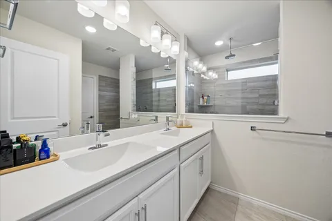 $435,000 | 4026 Delta Rose Street, Houston, TX 77018