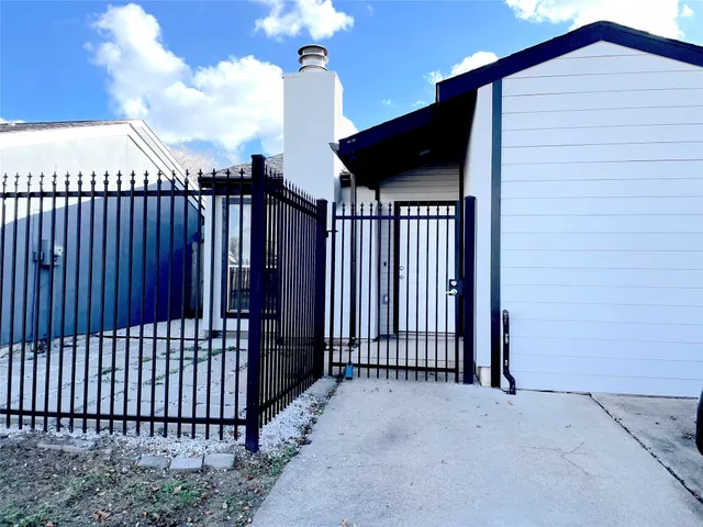 $225,000 | 12333 Corona Lane, Houston, TX 77072