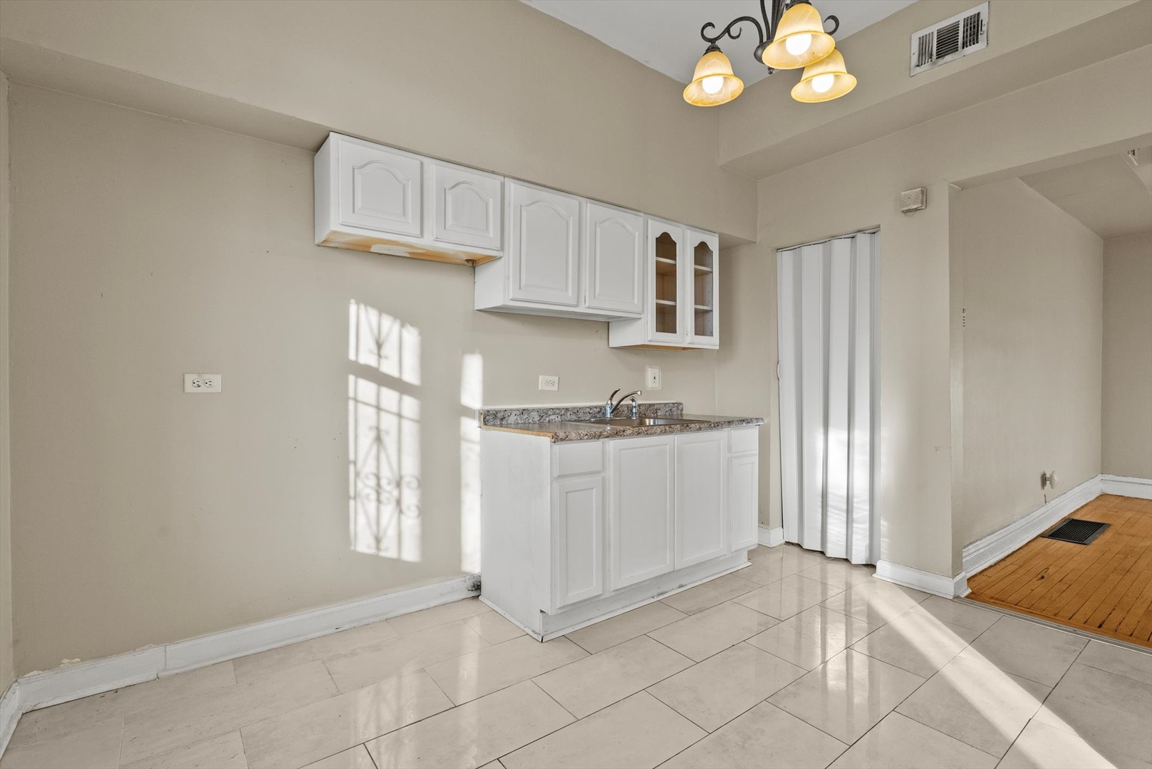 5618 South Prairie Avenue, Unit 2 Chicago, IL 60637 - Photo 16 of 23