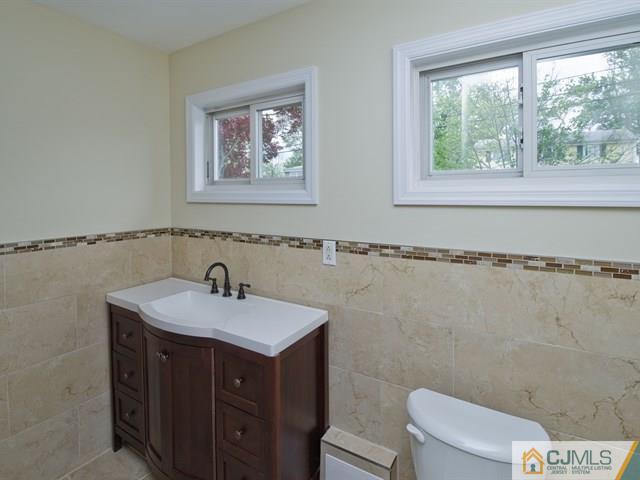 22 Exeter Street Old Bridge, NJ 08857 - Photo 5 of 21 Gallery Image 5